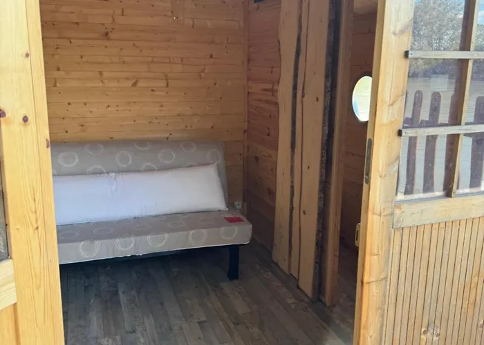 Alpstuga Cabanon Au Bord Du Petit Rhone